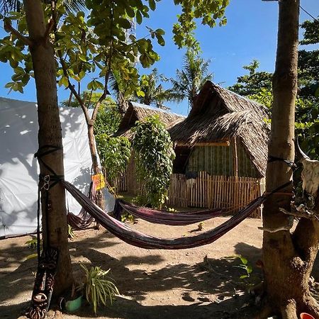 Хостел Tribal Huts Community Daanbantayan Экстерьер фото