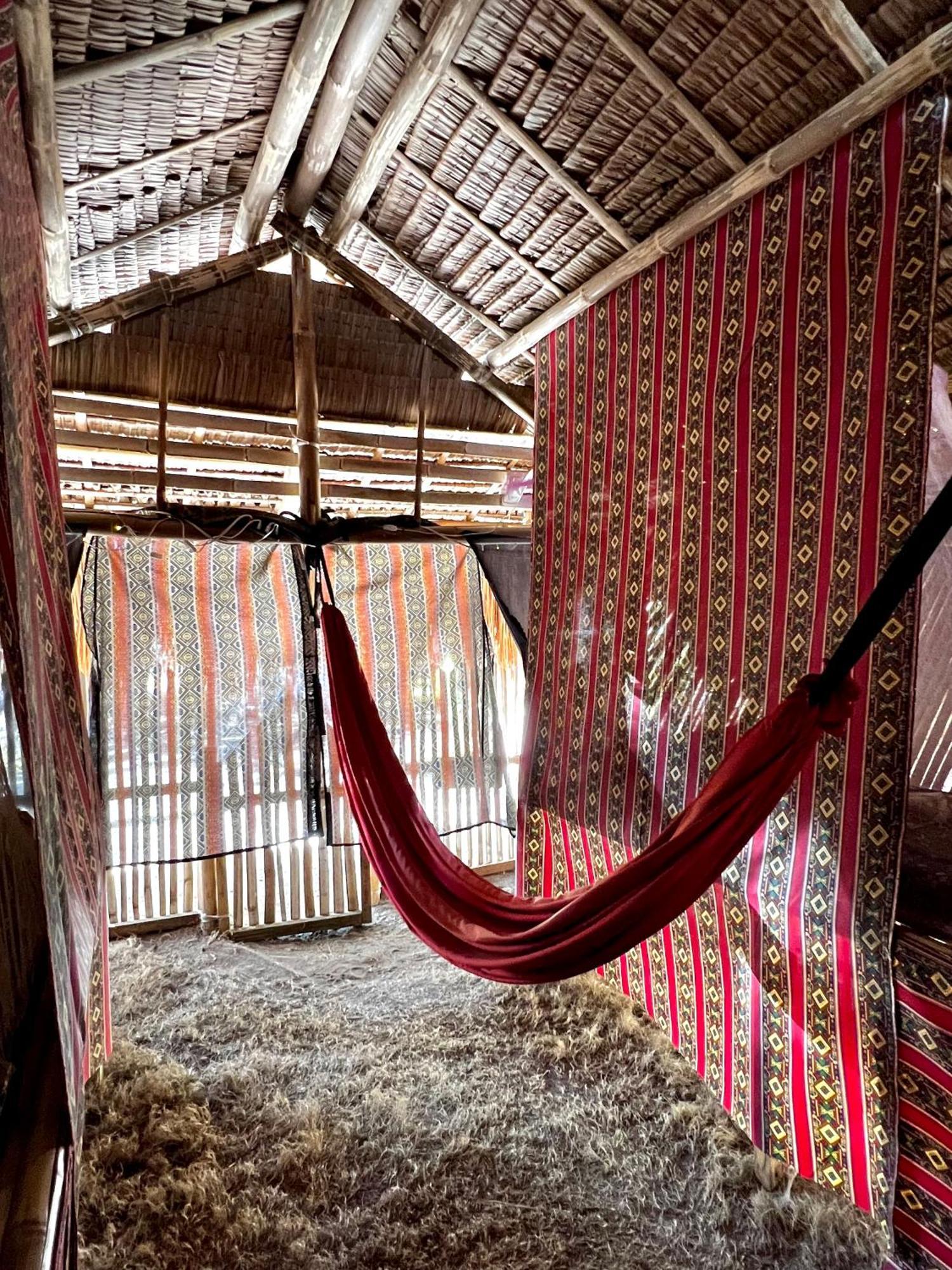 Хостел Tribal Huts Community Daanbantayan Экстерьер фото